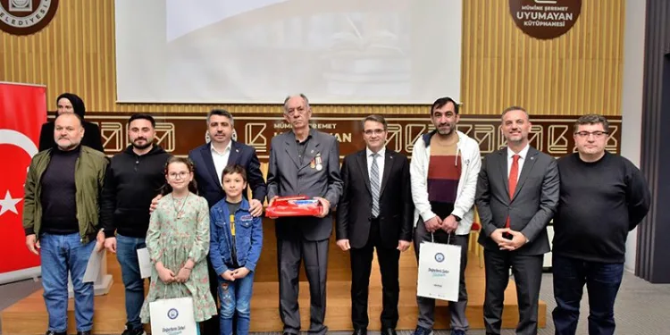 Yıldırım’ın kitap kurtları ödüllendirildi