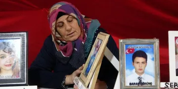 Evlat nöbetindeki anneden oğluna çağrı