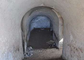 150 yıllık sığınak yok oluyor
