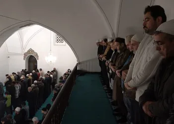 Bursa’da ramazan dualarla karşılandı, camiler doldu taştı