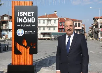 Logolu totem tartışmasına montajlı fotoğraflar
