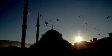 Selçuklu mimarisiyle yapılan Cami göz kamaştırıyor.