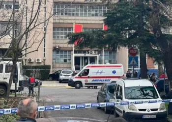 Mahkeme binasında bombalı saldırı