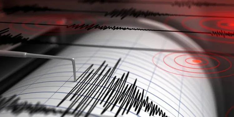 İran’ın Türkiye sınırında 5,6 büyüklüğünde deprem