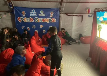KARAKUM’dan çocuklara gösteri