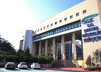 SGK çalışanlarına 3 ay fazla mesai ücreti verilecek