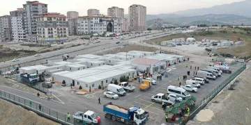 20 günde inşa edilen hastane hizmete başladı