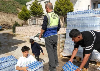 Hataylı depremzedelere Uludağ suyu