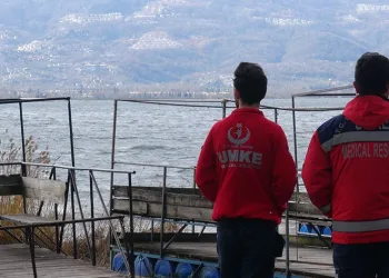 Sapanca Gölü’nde kano alabora oldu