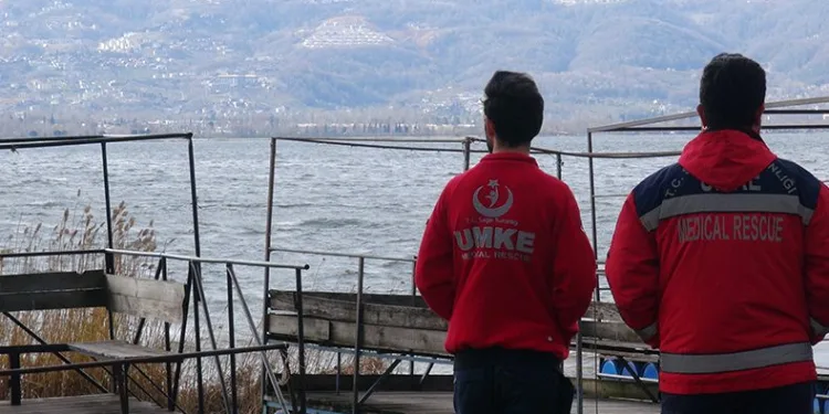 Sapanca Gölü’nde kano alabora oldu