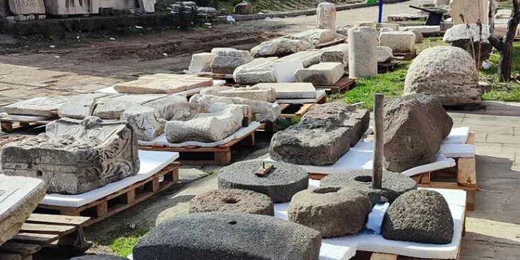 Ağır taş eserler yeni müzeye taşınmaya başladı