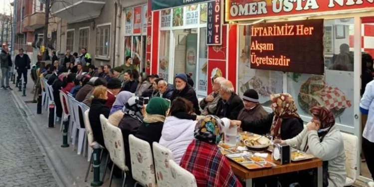 Ramazanda vatandaşlara ücretsiz iftar