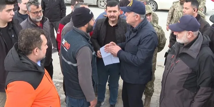 “El ele bu felaketten çıkacağız”