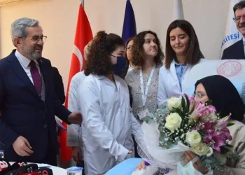 11. gün enkazdan çıkarılan Aleyna taburcu edildi