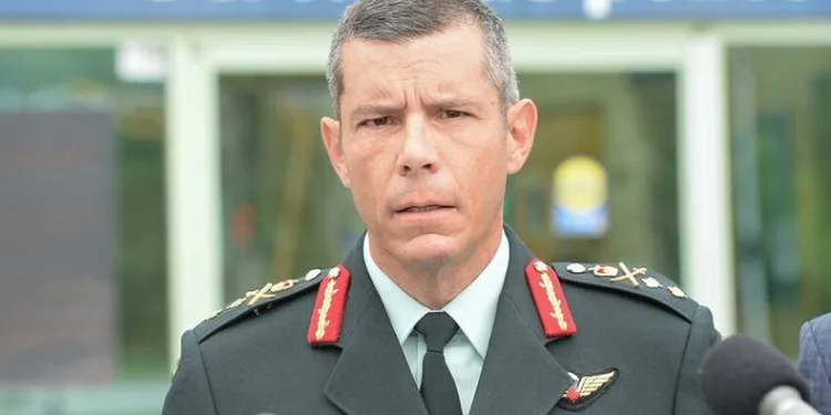 Generalden hükümete milyon dolarlık dava