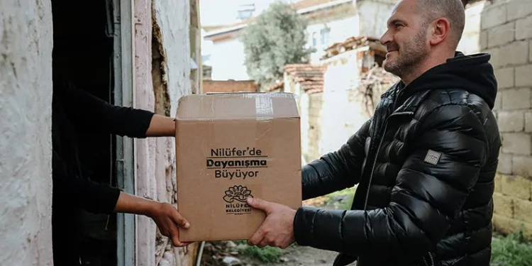 Nilüfer Belediyesi’nden binlerce haneye erzak desteği