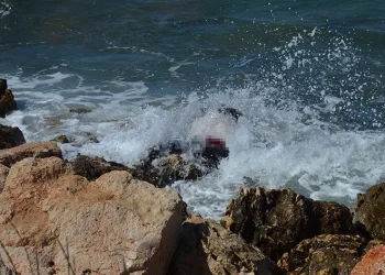 Didim sahilinde kıyıya vurmuş ceset bulundu