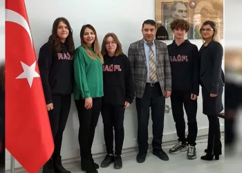 Fen lisesi öğrencilerinden büyük başarı