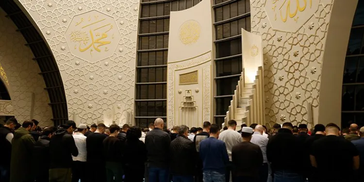 Almanya’da ilk teravih namazı