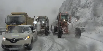 Zigana Geçidi kara teslim oldu