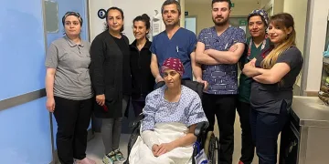 Depremzede 54 günlük yaşam mücadelesini kazandı