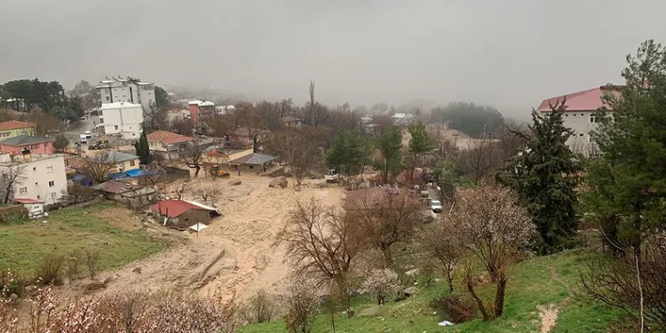 Konteynerin selde sürüklenme anı