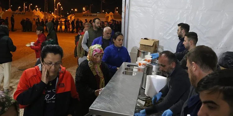 Deprem bölgesinde ilk sahur