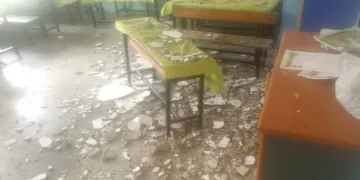 Okulda tavan sıvası düştü, 2 öğrenci yaralandı