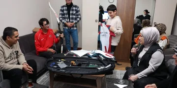 Emine Erdoğan’dan depremzede aileye iftar ziyareti