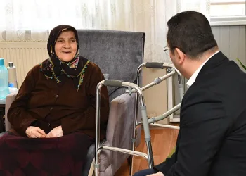Mavi kapaklar depremzedeye umut oldu