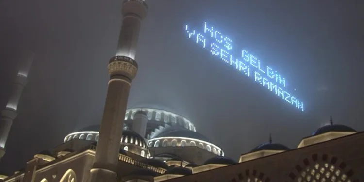 Çamlıca Camii’nde ilk teravih namazı kılındı