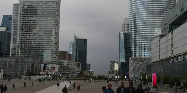 5 bankanın genel merkezinde arama
