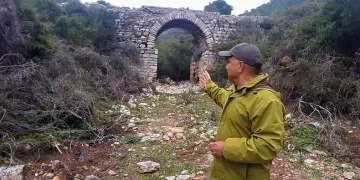 Tarihi su kemerini tahrip etmişler