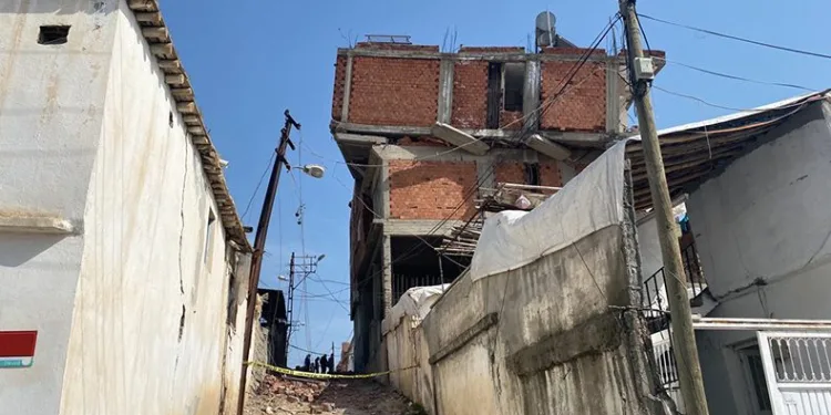Binanın üçüncü katı ortadan kayboldu