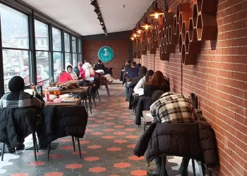Dönemeç Kitap Kafe’ye gençlerin yoğun ilgisi