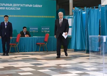 Kazakistan seçimler için sandık başında