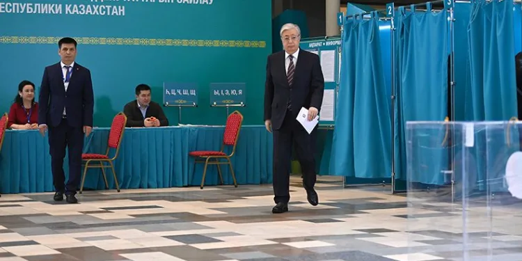 Kazakistan seçimler için sandık başında