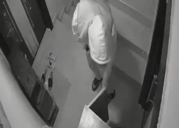 Bursa’da tüm katları gezerek ayakkabıları çaldı