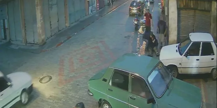 Önce çarptı, sonra öperek teselli etmeye çalıştı