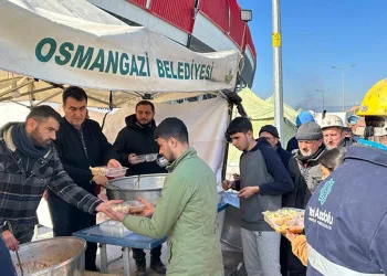 Osmangazi’den deprem bölgesine iftar sofrası