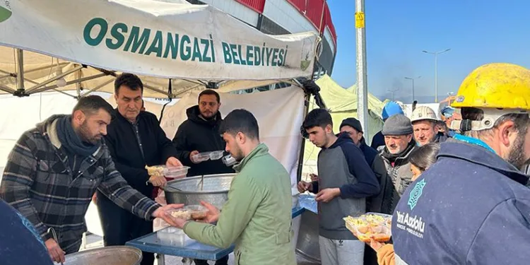 Osmangazi’den deprem bölgesine iftar sofrası