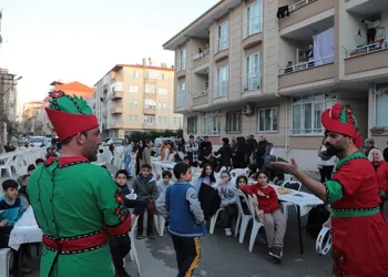 Gemlik Belediyesi’nden binlerce kişiye iftar