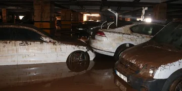 Otoparklar araç mezarlığına döndü