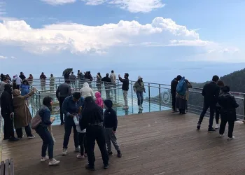 Cam Seyir Terası’na yoğun ilgi