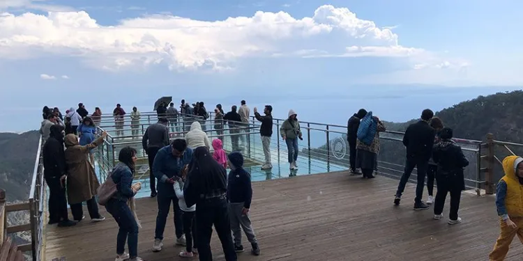 Cam Seyir Terası’na yoğun ilgi