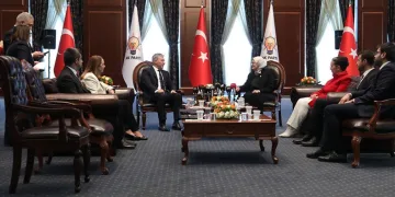 AK Parti’de siyasi partiler arası bayramlaşma