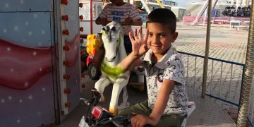 Hatay’da lunapark çocukların yüzlerini güldürdü