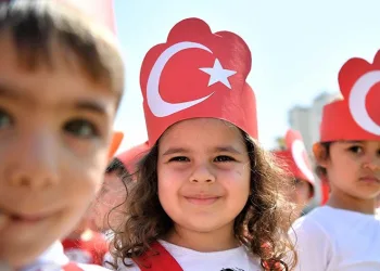 Konyaaltı kreşlerinde 23 Nisan coşkusu