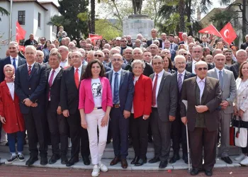 CHP Bursa’da 23 Nisan kutlaması