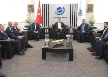 “Teröristler ile arasında mesafe olmayanlar endişe kaynağıdır”